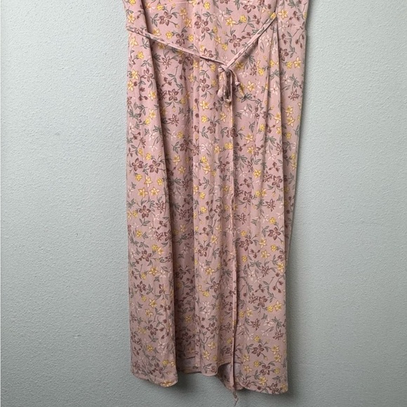 NWT BCBGeneration Surplice Wrap Dress Allover Floral in Rose Smoke Size Medium - Picture 13 of 16